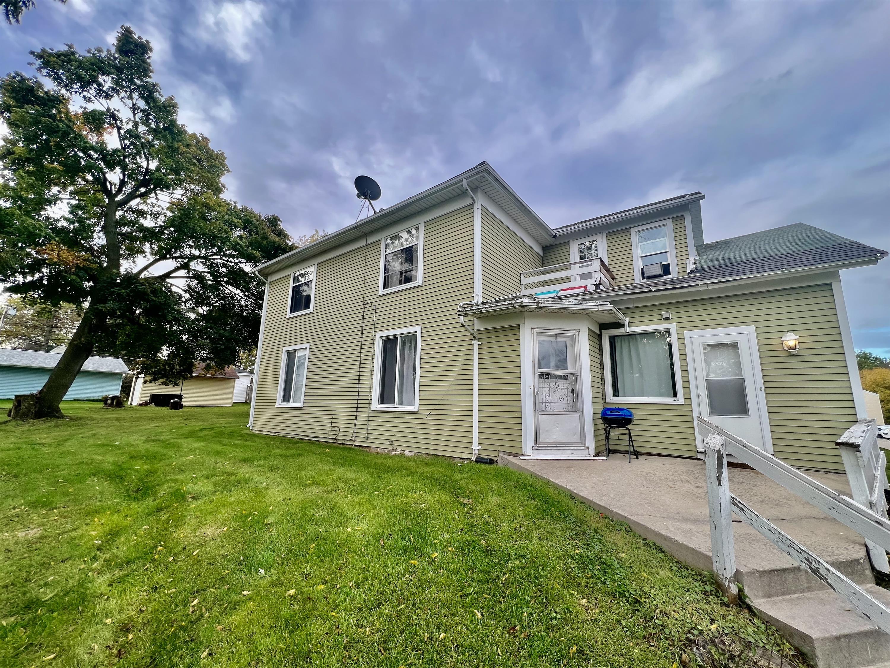 2209 Park Pl.
