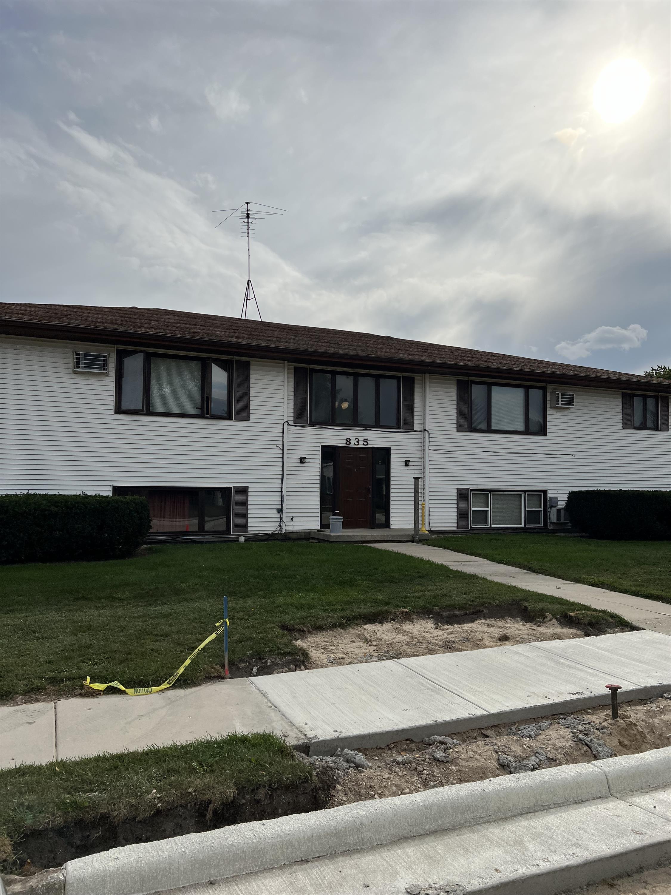 835 Illinois Ave. Apt. #103
